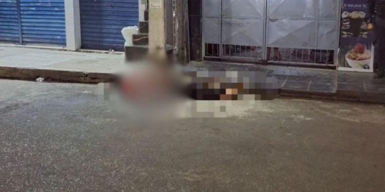 Entregador de lanche corre de pistoleiros, mas acaba executado com tiros no rosto no Novo Aleixo