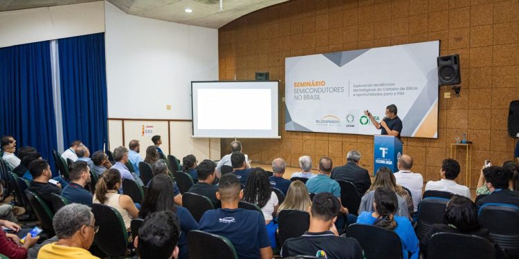 A UEA planeja atuar em diferentes frentes na seara dos semicondutores, por meio de sua Escola Superior de Tecnologia (EST/UEA). Foto: Divulgação