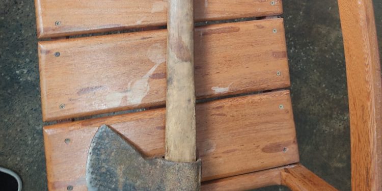 O indivíduo desferiu um golpe na cabeça do seu pai com um machado. Foto: Divulgação/PC-AM