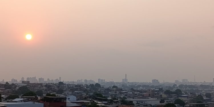 É pelo menos o segundo dia de fumaça muito intensa. Foto: Reprodução