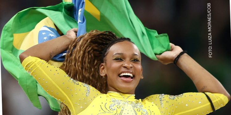 Biles ficou com 15.300 pontos, e Rebeca, com 14.966. Foto: Reprodução/COB