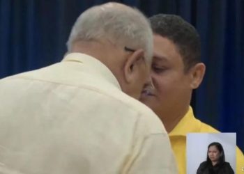 Vídeo: Prefeito de Teresina dá cabeçada em outro candidato durante debate