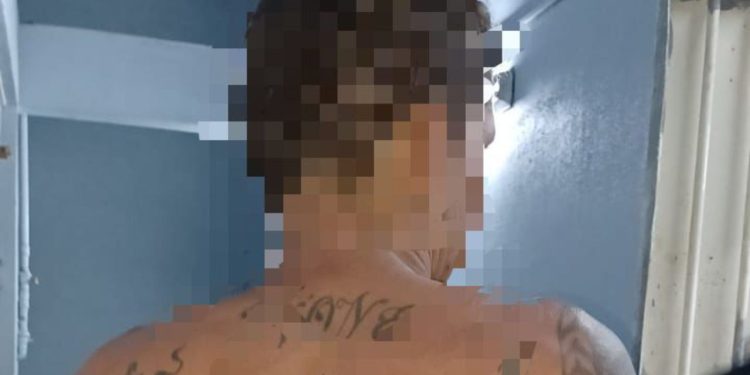 Homem chega bêbado, agressivo e acaba preso após expulsar a esposa de casa