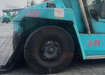 IMAGEM FORTE: Trabalhador morre esmagado por empilhadeira em terminal de cargas em Manaus