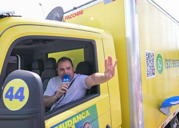 Roberto Cidade faz 'Bandeiraço" em quatro bairros neste sábado