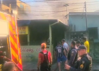 O incêndio ocorre na manhã deste domingo (1º). Foto: Reprodução