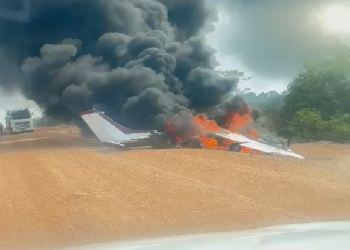 Os dois sentidos da estrada foram bloqueados. Foto: Reprodução