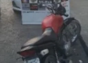 O homem depois foi levado ao 6º DIP. Foto: Reprodução