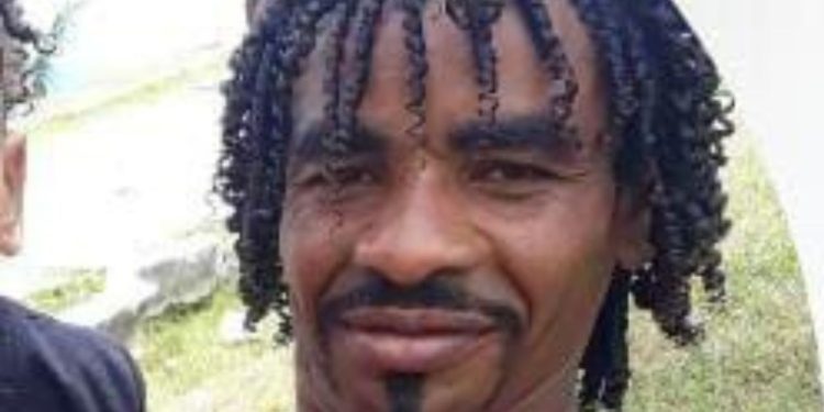 Fim dos tempos: Pai esfaquei@ o filho de 4 anos após ser abandonado pela companheira