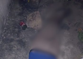 "O próximo é vc Barbosa!": Criminosa deixam aviso ao lado de homem mort0 no Jorge Teixeira