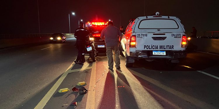 Vídeo: Morador de rua m0rre atropel@do ao sair correndo na Ponte do Rio Negro