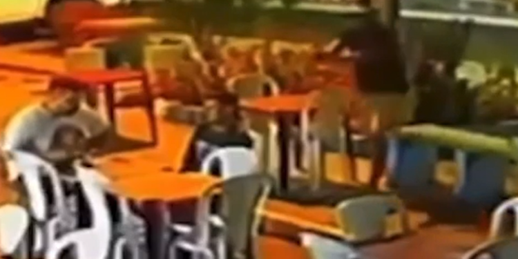 Câmeras flagraram o momento em que o pistoleiro comete o crime. Foto: Reprodução