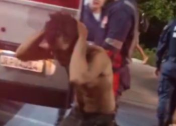 Vídeo mostra reação do marido ao ver a esposa mort@ em acidente perto do IML: 'Meu Deus, Fabíola'