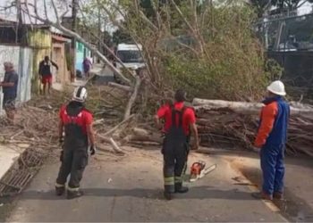 Por conta da chuva de madrugada, mais de 10 bairros ficam sem energia em Manaus