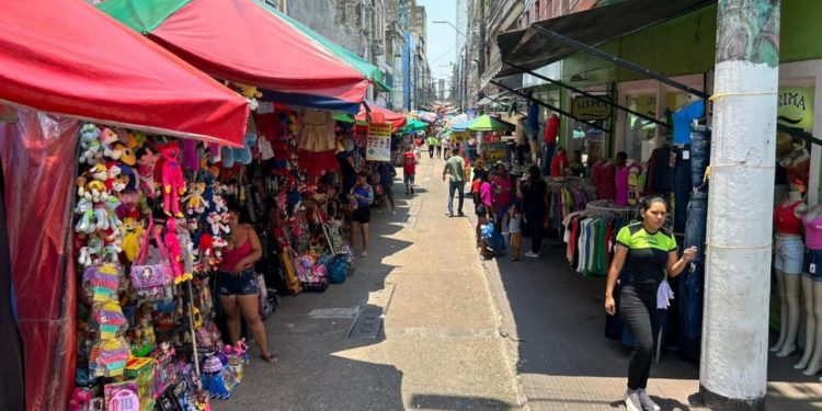 Comércio tem horário diferenciado durante aniversário de Manaus; confira