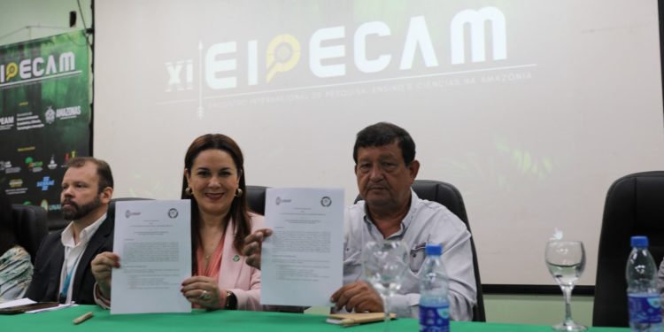 Com foco na igualdade para promover parcerias sustentáveis, UEA e Universidade Nacional da Amazônia Peruana assinam acordo de cooperação técnica