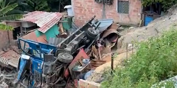 A casa ficou totalmente destruída. Foto: Reprodução