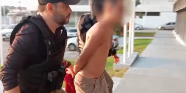 O homem segundo a polícia faz parte do 'Bonde do Careca'. Foto: Divulgação