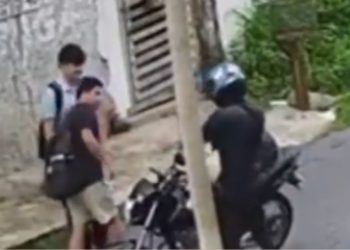 Câmera filma dois estudantes sendo alvo de assalto na Cidade Nova; assista