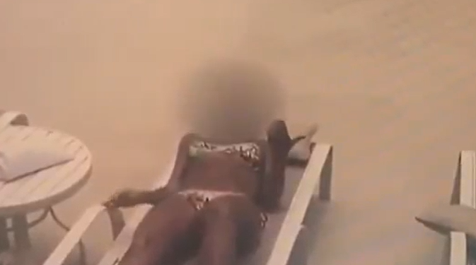 A polícia acredita que o tiro veio de uma das duas comunidades próximo ao condomínio. Foto: Reprodução