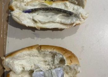 No meio dos pães, foram encontradas drogas. Foto: Reprodução