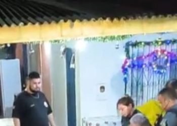 Garoto de 15 anos sai para comprar bolo no pote para a mãe e m0rr3 a t1r0s em Manaus; veja