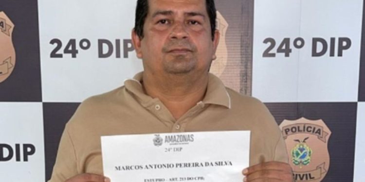 Ao ser preso por 3stupr0 em Manaus, pai de santo alega que estava incorporado por Exu Caveira