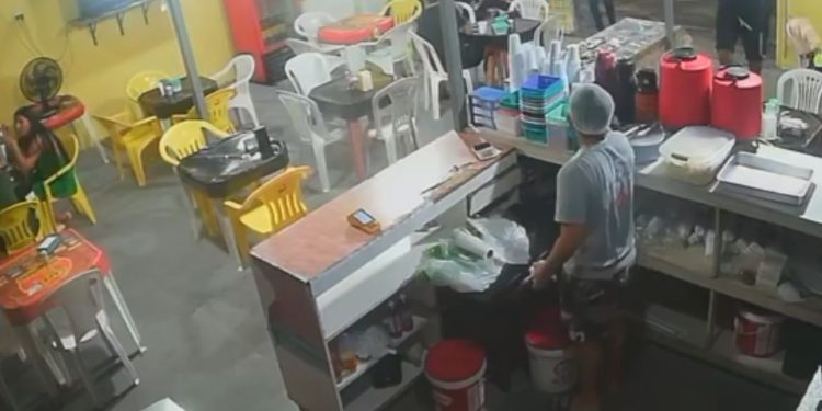 Vídeos: Clientes vivem momento de terr0r durante ass4lt0 a café regional no Alvorada