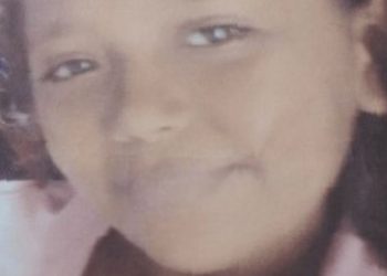 Menina de 13 anos some misteriosamente após ser vista andando pelo Jorge Teixeira