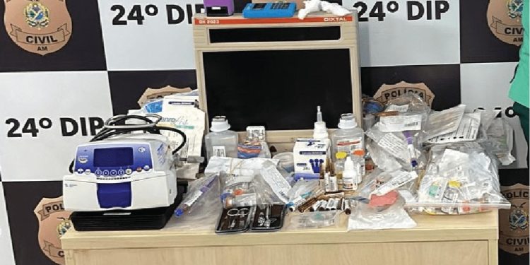 A mulher subtraía os itens durante o expediente de trabalho e os revendia posteriormente. Foto: Divulgação/PC-AM