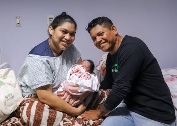 A pequena Bella nasceu à 0h20, com 3.240 quilos e 49 centímetros, de parto natural. Foto: Evandro Seixas/ SES-AM
