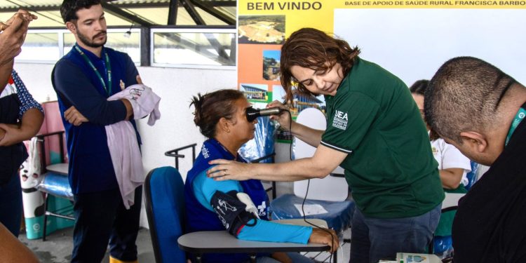 Durante a visita, a equipe da Uddae/Telessaúde UEA teve a oportunidade de conhecer a realidade da comunidade. Foto: Divulgação