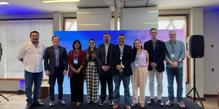 Projeto desenvolvido pela EST/UEA e Samsung ajuda a formar mão de obra local para atender às demandas do Polo Industrial de Manaus. Foto: Divulgação