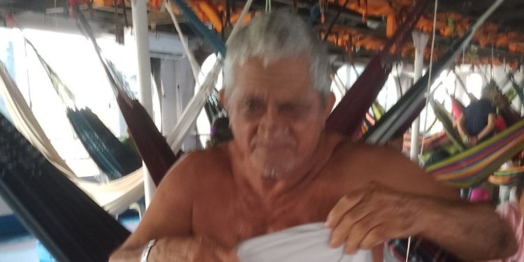 Mãe flagra idoso tocando 'nas partes' de sua filha de 7 anos durante viagem de barco em Maués