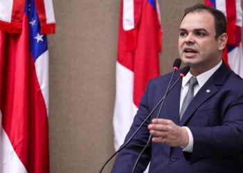 Deputado estadual Roberto Cidade (UB), voltou a questionar a Prefeitura de Manaus. Foto: Herick Pereira
