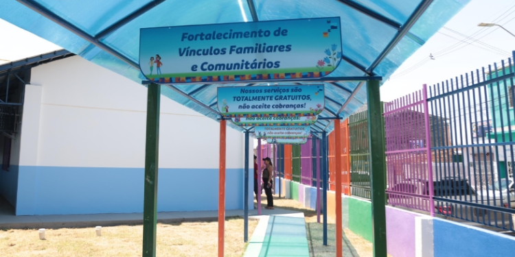 Medidas buscam regularizar acessibilidade nas ofertas de serviços e benefícios a pessoas idosas e com deficiência. Foto: Semcom - Divulgação