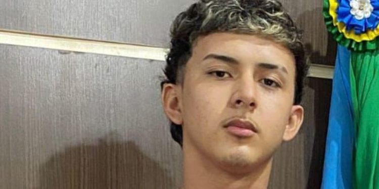 Motociclista de 17 anos m0rr3 após ser ating1do por carro em Manacapuru