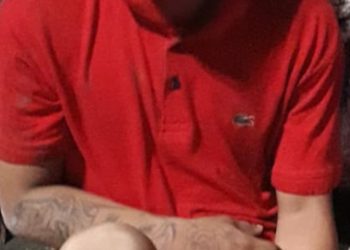 Depois de tentar furt4r fardos de comida de escola, dupla é esp4ncada e um m0rr3 em Manaus