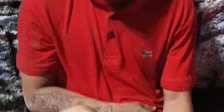 Depois de tentar furt4r fardos de comida de escola, dupla é esp4ncada e um m0rr3 em Manaus