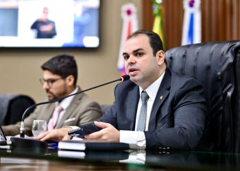 Roberto Cidade reforça lei de sua autoria que propõe o desenvolvimento de programa educativo para o uso de mídias sociais e jogos eletrônicos