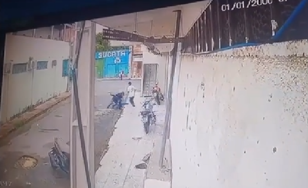 Uma câmera de segurança registrou a ação. Foto: Reprodução