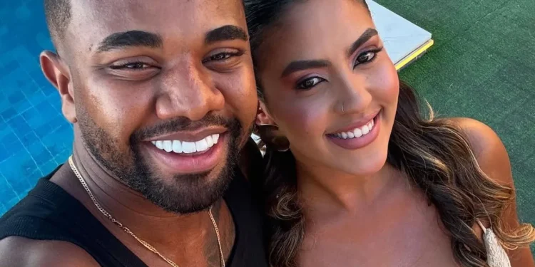 Davi namora a dentista Adriana Paula. Foto: Reprodução