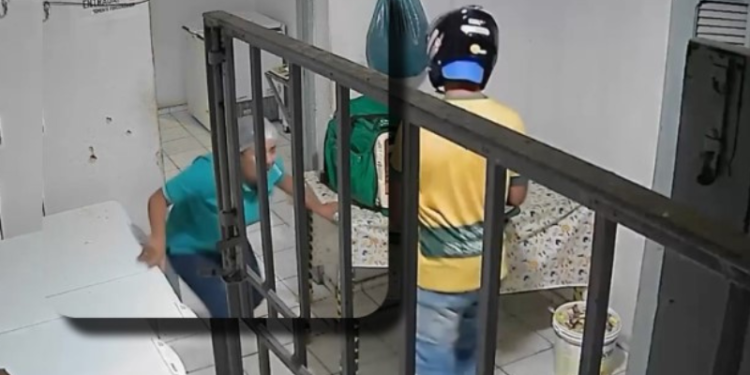 O autor, de 25 anos, invadiu o estabelecimento e disparou várias vezes contra o jovem. Foto: Reprodução