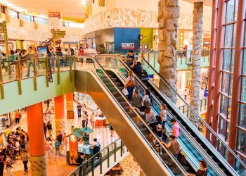 Confira o horário do comércio durante o feriado prolongado da Semana Santa em Manaus