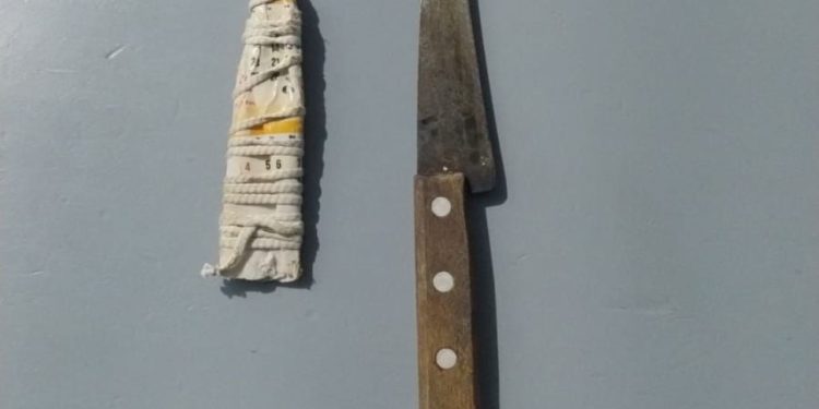 Homem surtad0 parte pra cima de mulher indígena com faca no interior do Amazonas e é preso