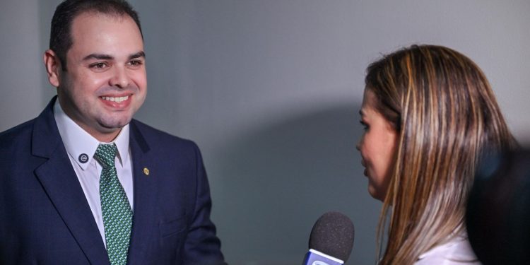 Com uma população estimada em 32.967 habitantes, distribuída entre áreas urbanas e mais de 70 comunidades ribeirinhas, o município enfrenta desafios significativos de acesso à educação superior. Foto: Herick Pereira