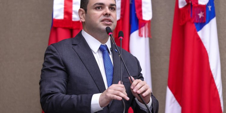 O deputado estadual reforça a Lei nº 6.824/2024, de sua autoria, que cria o Programa Estadual de Tratamento da Endometriose no Amazonas. Foto: Herick Pereira