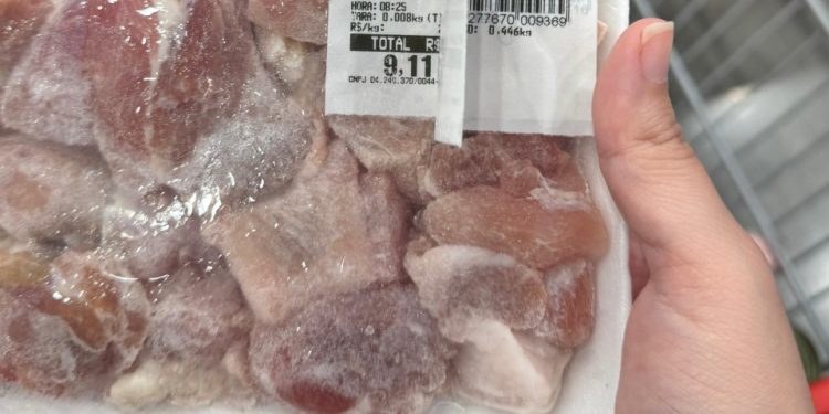 O supermercado fica na avenida Coronel Teixeira, no bairro Nova Esperança, Zona Oeste de Manaus. Foto: Estefany Vieira /Procon-AM