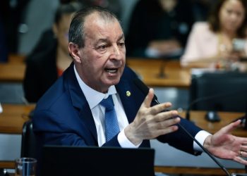 Para Aziz, a legislação é um passo estratégico para destravar obras como a BR-319 (Manaus-Porto Velho) e garantir acesso a serviços básicos. Foto: Reprodução/Instagram