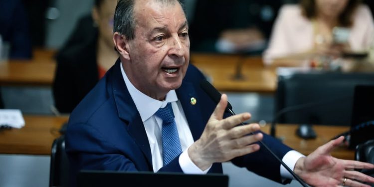 Para Aziz, a legislação é um passo estratégico para destravar obras como a BR-319 (Manaus-Porto Velho) e garantir acesso a serviços básicos. Foto: Reprodução/Instagram